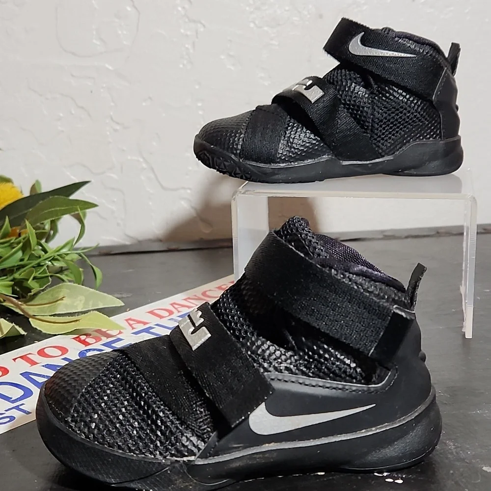 NIKE LeBron Soldier Black 6C